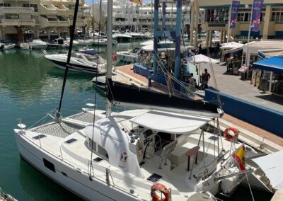 Catamarán Dragón de Oro ready for boat rides and private outings in Benalmádena